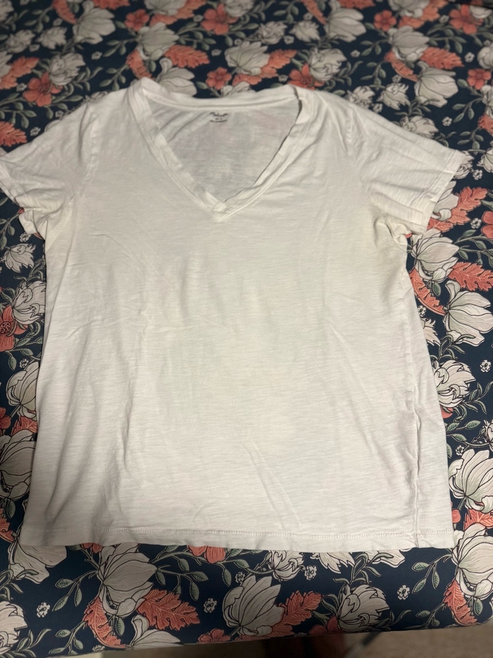 Madewell Women’s White V-Neck Tee